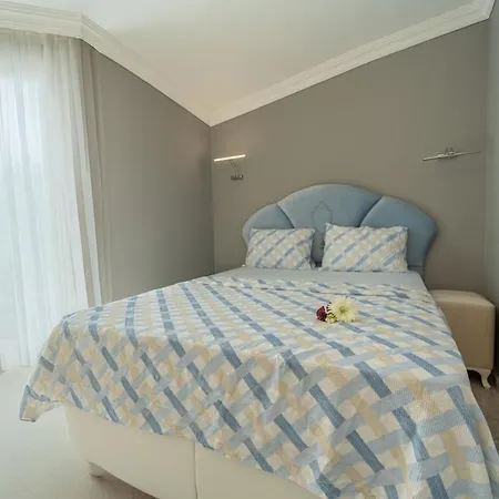 Nirvana Kalkan فيلة